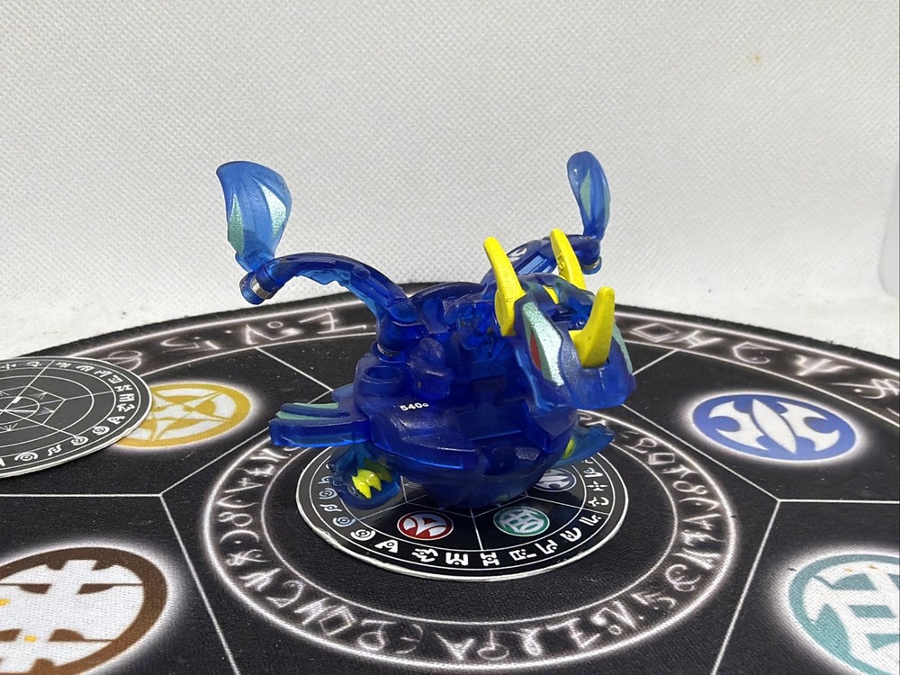 Bakugan Battle Brawlers B2 Aquos Translucent Ultra Dragonoid Japan Import VHTF