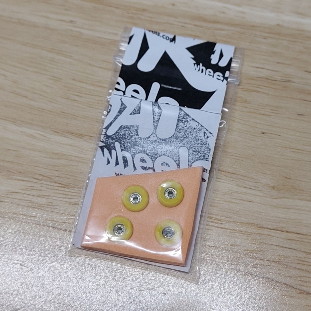 Oak RV2V Fingerboard Wheels Banana