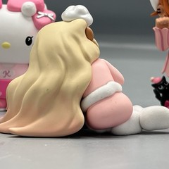 Set Of 4 Authentic Lil Peach Riot Sleepover Series & 1 Hello Kitty Figures