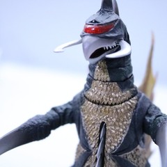 [USED] BANDAI SPIRITS S.H.MonsterArts Godzilla GIGAN 1972 Action Figure