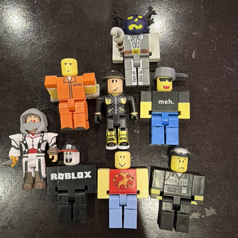Lot of 8 ROBL0X Fig with MATT DUSEK Series 1 Pumpkin Hat Helmet & Staff NO CODE