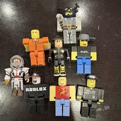 Lot of 8 ROBL0X Fig with MATT DUSEK Series 1 Pumpkin Hat Helmet & Staff NO CODE