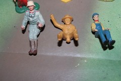 INTERESTING LOT OF PLASTIC/RUBBER FIGURES FROM 1950-80