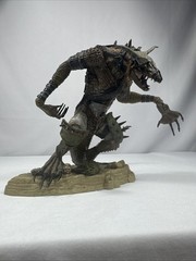 McFarlane Dragons Series 3 Komodo Dragon Clan Quest Lost King 2006 w Base