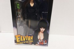 NECA Elvira Mistress of the Dark 8″ Action Figure Unpleasant Dreams BOX HAS WEAR