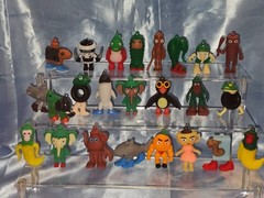 LOT OF 24 TRALALERO TRALALA 24 PIECE TOY SET ACTION FIGURES MINI COLLECTIBLES