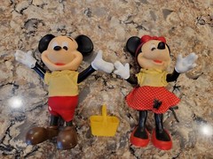 Vintage DISNEY PRODUCTIONS Mickey & Minnie Mouse Hard Plastic Dolls Clothes 8″