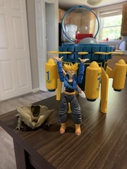 Capsule Corp. Dragon Ball Z Time Machine, Cell Model Kit w/ Trunks Figure Incl.