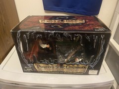 Pirates of Caribbean Curse of Black Pearl: NECA Cursed Barbossa vs. Sparrow READ