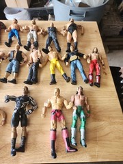 Huge Lot Of Used Wrestlers Mix Years! 32 Wrestlers Many Different Years