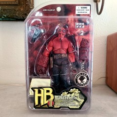Mezco 2008 HELLBOY II Golden Army Comic Con Exclusive w/ keychain MIB – FREE S&H