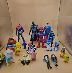 Mixed Lot Of 20 Action Figures Sponge Bob, DC Comics, Harry Potter, Etc. GUC