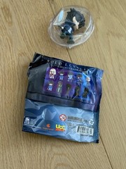 Solo Leveling PhatMojo Series 1 Blind Bag Mini Figure – Sung Jinwoo Gray Dagger
