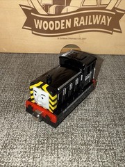 MAVIS ! THOMAS FRIENDS TRAIN Diecast 2009 TAKE N PLAY ALONG ! CGI FACE