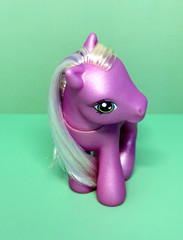 2003 G3 My Little Pony Rainbow Pony 1st Release Wysteria Purple Shimmer MLP