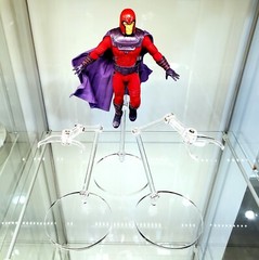 Clear Acrylic Mezco Flight Bases – set of 3