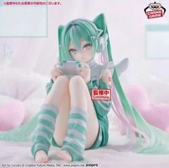 Hatsune Miku Playing Games Ver Figure Holiday Memories Vocaloid Anime Japan NEW