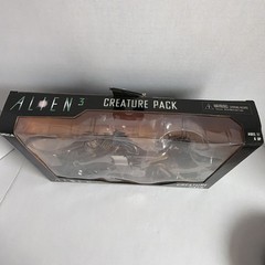 NECA Alien 3 Creature Pack (DAMAGED Queen Buster Broken Arm) SOLD STRICTLY As Is