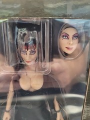 NECA Elvira Commando Mistress of the Dark new sealed action figure