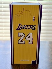 ENTERBAY NBA Real Masterpiece Kobe Bryant 1:6 Action Figure Collector’s Edition