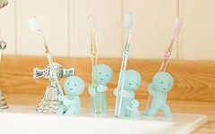 Smiski Toothbrush Stand Hugging Glow In The Dark Figure 62311
