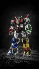 New In Stock Lucky Cat Micro Cosmos MC-01S Elvis Voltron Metallic Version Figure