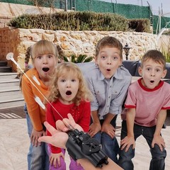 Rechargeable Spider String Shooter – Safe Role-Play Toy for Superhero Adventures
