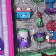 Shopkins Happy Places Muffin Kitty Kitchen Decorator’s Pack Playset 56477