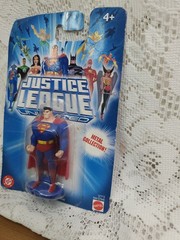 JUSTICE LEAGUE UNLIMITED SUPERMAN MINI-FIGURE IN BOX