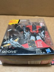 2014 Hasbro Transformers Combiner Wars Deluxe Class Skydive New Sealed