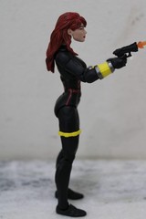 MARVEL LEGENDS 2026 AVENGERS CROSSING BLACK WIDOW FIGURE EXTRA WEAPONS GAUNTLETS