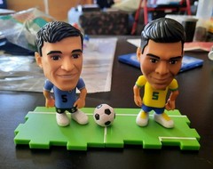 LOT of 2 Zuru FIFA World Cup Ballers Series 1 CASEMIRO Brazil UGARTE Uruguay