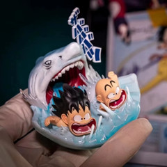 6.5Cm/2.6In Anime Dragon Ball Z Son Goku Krillin Shark Attack Water Escape Figur