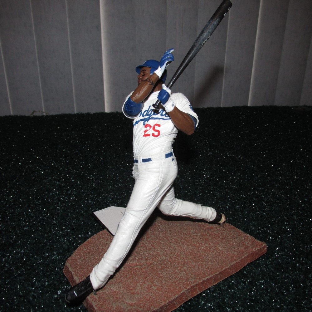McFarlane 2008 Andruw Jones Los Angeles Dodgers MLB Series 22 (open/loose)