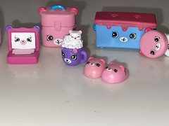 LOT/15 Shopkins Petkins Dreamy Bear Welcome Slumber Bear Party Decorator’s Pack