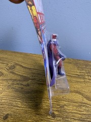2005 Toybiz Marvel Heroes Miniature Magneto Poseable Action Figure V63 NIB