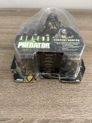 Aliens vs. Predator SERPENT HUNTER Video Game PREDATOR NECA Sealed MIP 2017