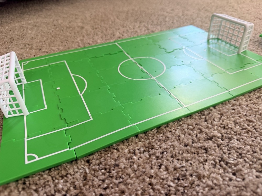 Zuru FIFA World Cup Ballers – Individual Grass Pitch Pieces – Finish Your Field