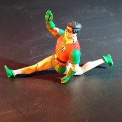 Robin Action Figure Plastic Red Green Yellow Costume w/ Beige Black Details