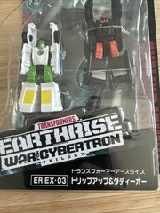 Takara Tomy Transformers Earthrise War For Cybertron Trilogy Trip-Up & Daddy-O