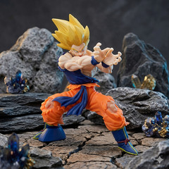 Dragon Ball Z Goku Action Figure Battle Damaged Super Saiyan Anime Model Toy