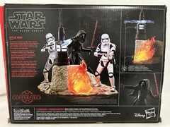 Star Wars “KYLO REN” The Black Series Light-Up Centerpiece NOB