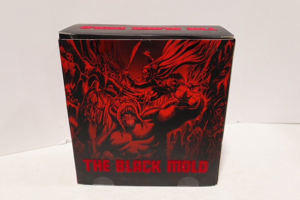 Mezco Toyz One:12 THE BLACK MOLD- new