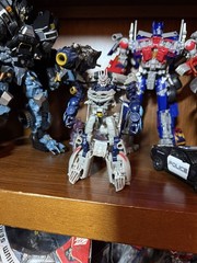 Transformers Dark Of The Moon Soundwave complete Takara DOTM Deluxe 2011 MINT