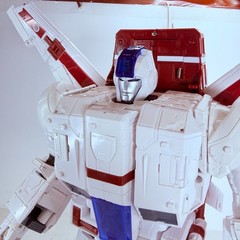 Transformers G1 Jetfire Skyfire V33-06 Transforming 14-INCH Action Figure Toy