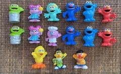Sesame Street Workshop Hasbro Lot of 15 3″ Plastic Figures (Assorted) 2013-2018