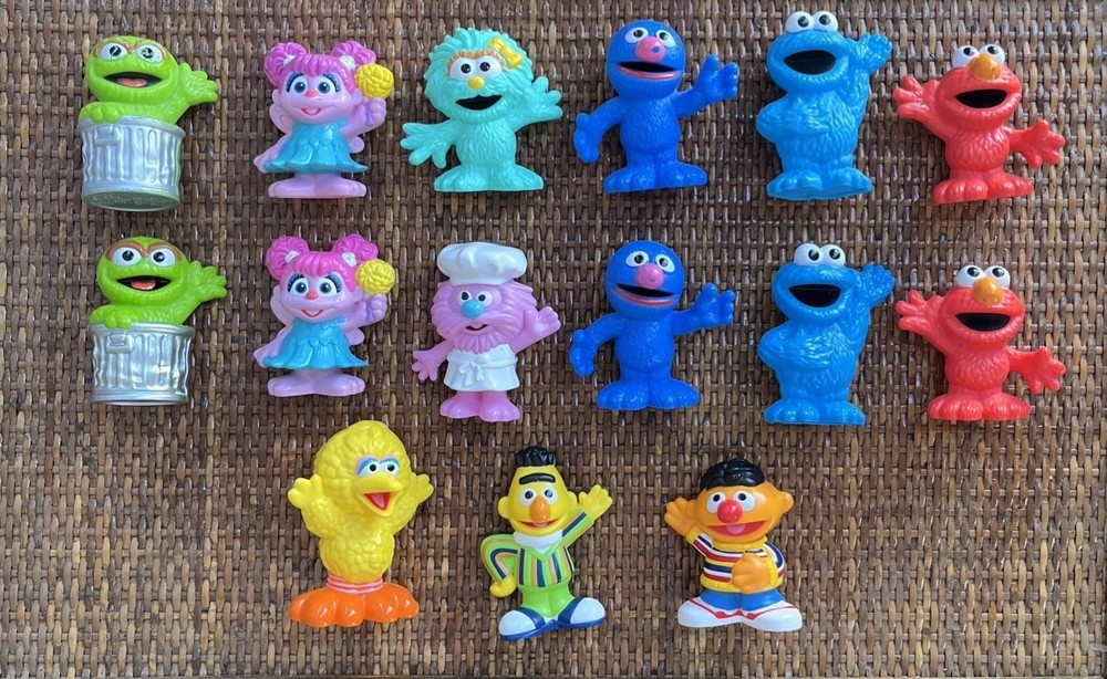 Sesame Street Workshop Hasbro Lot of 15 3″ Plastic Figures (Assorted) 2013-2018