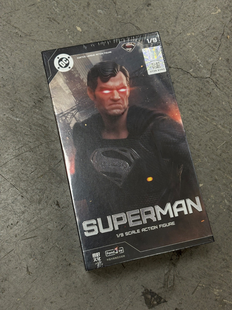 DC1026: Fondjoy Black Superman 2.0 1/9 scale Action Figure