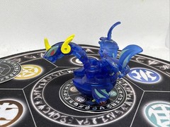 Bakugan Battle Brawlers B2 Aquos Translucent Ultra Dragonoid Japan Import VHTF