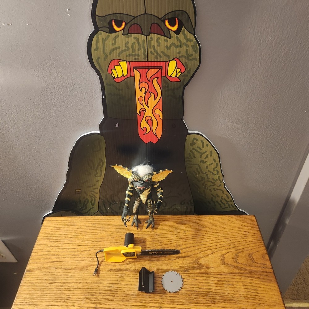 Gremlins Ultimate Stripe 6 inch Action Figure And Chainsaw